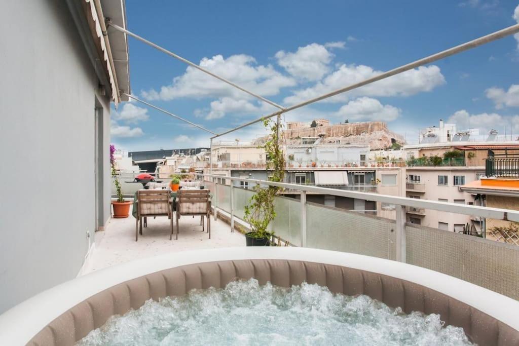 Lovely Apt W/Heated Jacuzzi &Full Acropolis View Ateny Zewnętrze zdjęcie